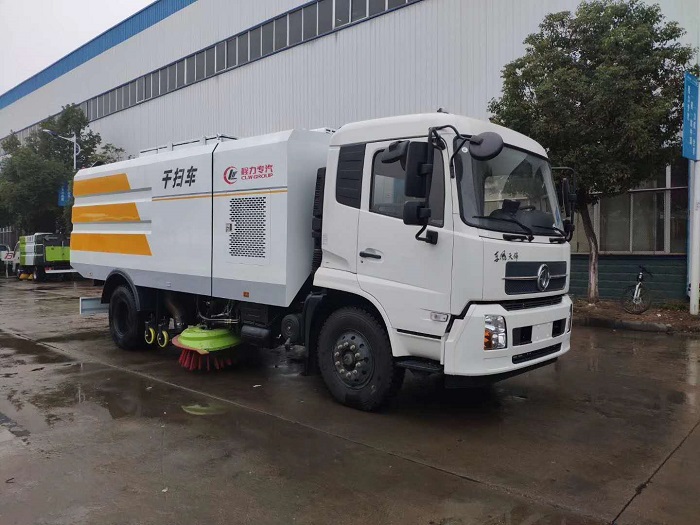 東風天錦干濕兩用掃路車 東風天錦干濕兩用掃路車圖片