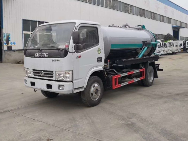 東風(fēng)多利卡5方吸污車