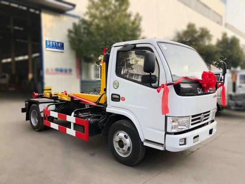 東風(fēng)多利卡5方勾臂垃圾車