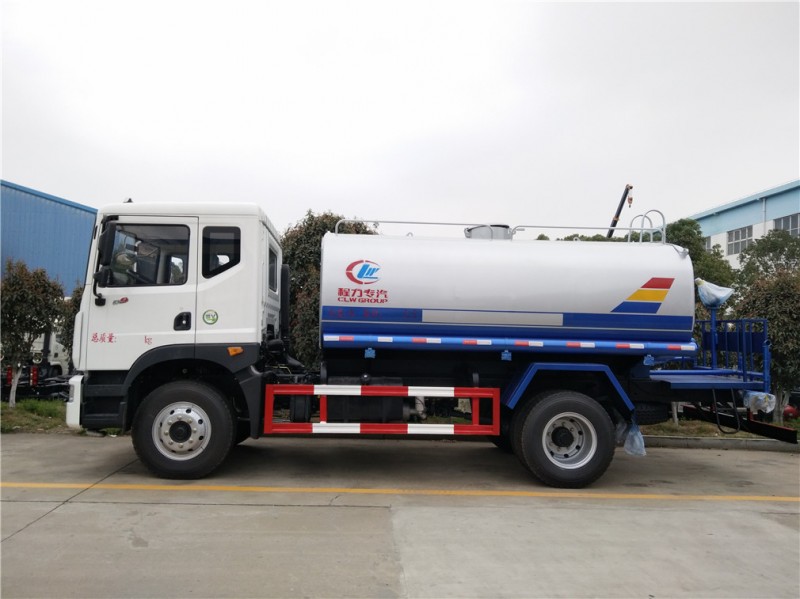 東風(fēng)多利卡D9(12方)灑水車 東風(fēng)多利卡D9(12方)灑水車圖片