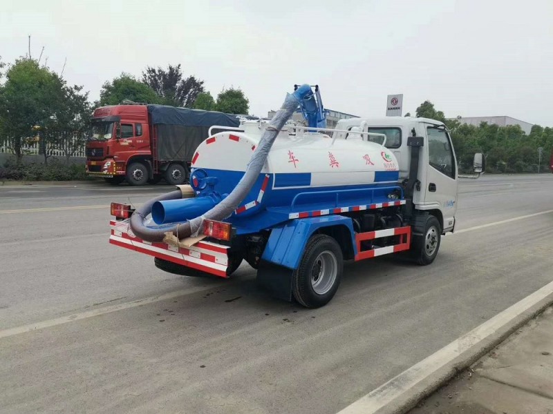 凱馬2方藍(lán)牌吸糞車(chē)