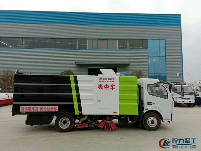 東風大多利卡8方吸塵車