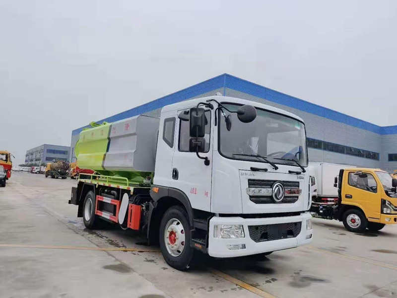 13方東風(fēng)D9清洗吸污車(chē)