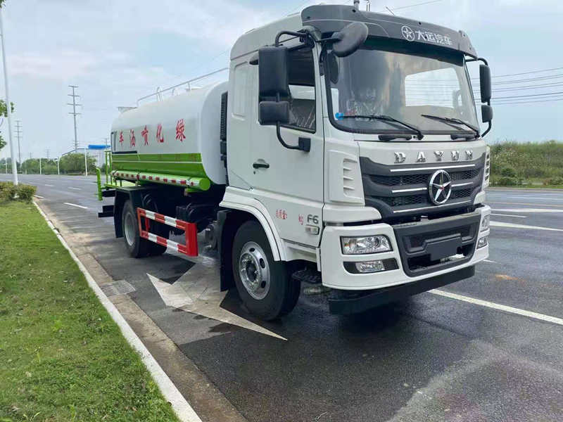 湖北大運12噸灑水車