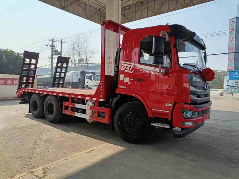 東風(fēng)D3L后八輪平板運輸車圖片